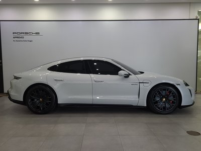 2024 Porsche TAYCAN 照片 6