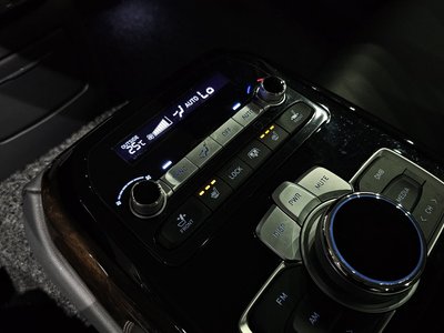 2020 Genesis G90 缩略图 26