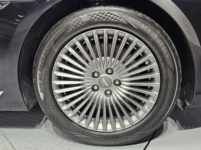 2020 Genesis G90 photo 8
