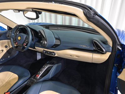 صورة مصغرة 37 لـ 2017 Ferrari 488 SPIDER