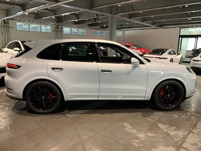PORSCHE CAYENNE - 10