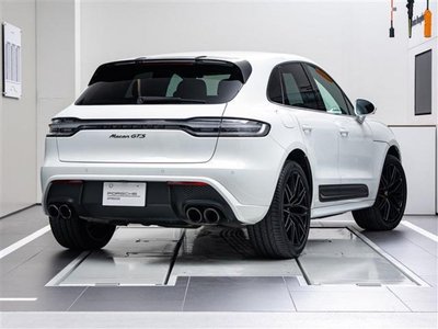 PORSCHE MACAN - 2