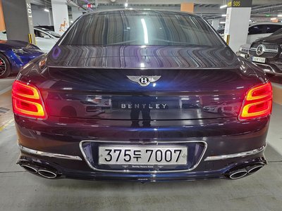 2022 Bentley FLYING SPUR 照片 3