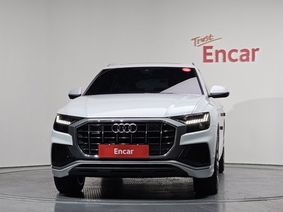 AUDI Q8 - 2