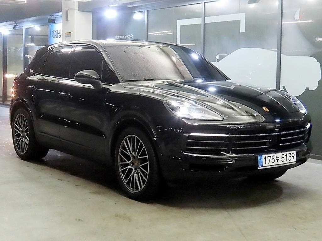 PORSCHE CAYENNE - View 1
