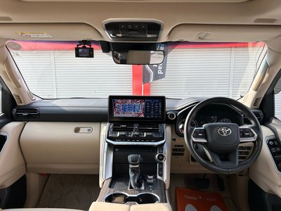 TOYOTA LAND CRUISER 300 - 3