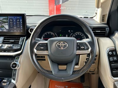 TOYOTA LAND CRUISER 300 - 9