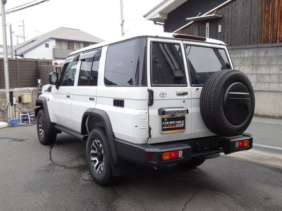 TOYOTA LAND CRUISER 70 - 7