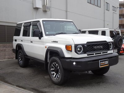 TOYOTA LAND CRUISER 70 - 3