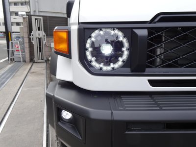 TOYOTA LAND CRUISER 70 - 10