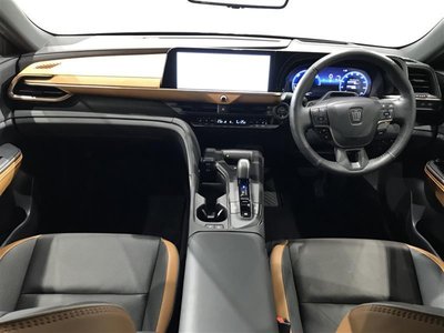 TOYOTA CROWN CROSSOVER - 2