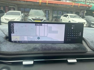 2021 Genesis GV70 — миниатюра 11