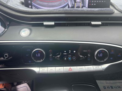 2021 Genesis GV70 — миниатюра 15
