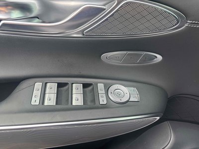 2021 Genesis GV70 — миниатюра 13