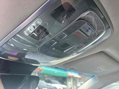 2021 Genesis GV70 — миниатюра 16