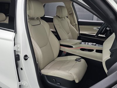 2022 Genesis GV70 — миниатюра 16