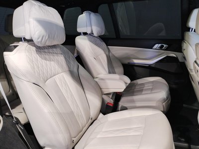 2024 BMW X7 — миниатюра 51