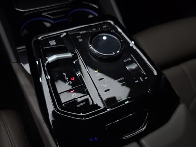 2024 BMW 5 SERIES — миниатюра 12