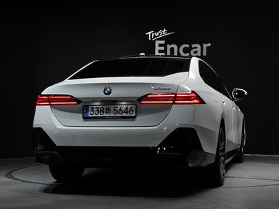 2024 BMW 5 SERIES — фото 4