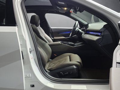 2024 BMW 5 SERIES — миниатюра 16
