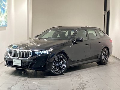 2025 BMW 5 SERIES TOURING — фото 2