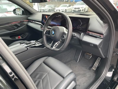 2025 BMW 5 SERIES TOURING — миниатюра 33