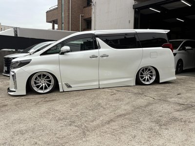 TOYOTA ALPHARD - 9