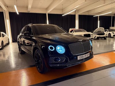 BENTLEY BENTAYGA - 4