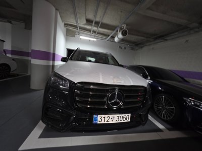 MERCEDES-BENZ GLS - 2