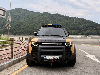 LAND ROVER DEFENDER - 2