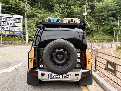 LAND ROVER DEFENDER - 3