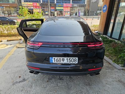 PORSCHE PANAMERA - 3