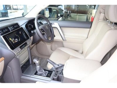 TOYOTA LAND CRUISER - 2