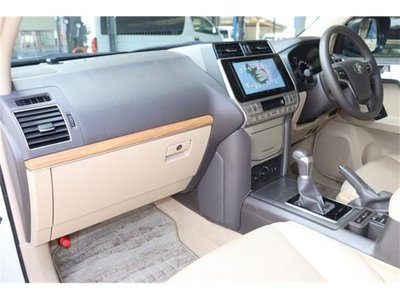 TOYOTA LAND CRUISER - 7