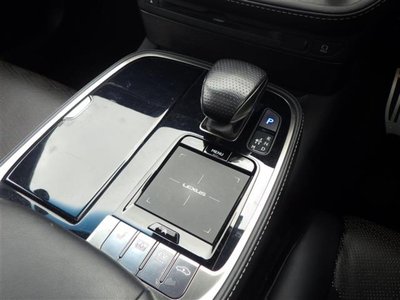 2017 Lexus LS — миниатюра 17