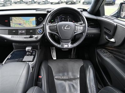 صورة 8 لـ 2017 Lexus LS