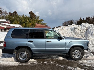 TOYOTA LAND CRUISER 100 - 9
