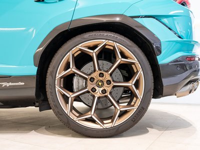 LAMBORGHINI URUS - 10