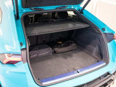 LAMBORGHINI URUS - 8