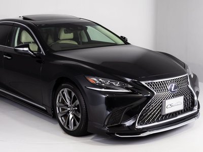 LEXUS LS - 6