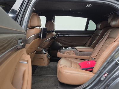 2020 Genesis G90 thumbnail 12