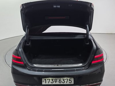 2020 Genesis G90 thumbnail 20
