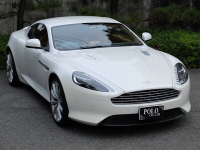 ASTON MARTIN DB9 - 6