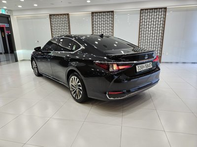 صورة 5 لـ 2025 Lexus ES
