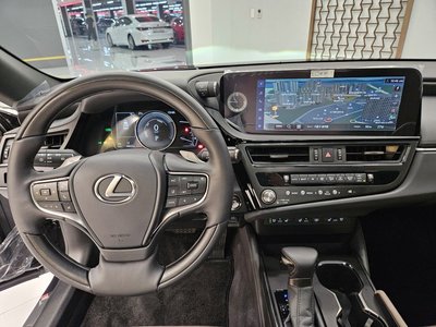 2025 Lexus ES 缩略图 14