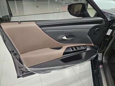 2025 Lexus ES 缩略图 13