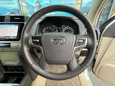 TOYOTA LAND CRUISER PRADO - 10