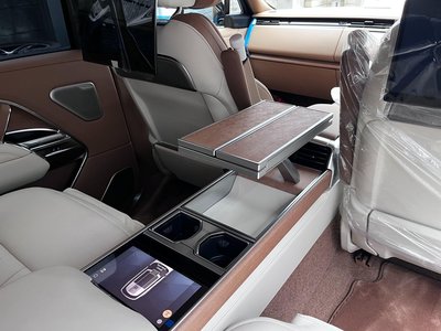صورة 10 لـ 2024 LAND Rover RANGE ROVER