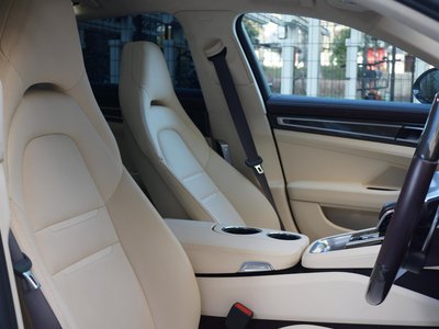 PORSCHE PANAMERA - 9