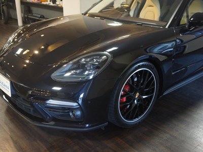 PORSCHE PANAMERA - 4